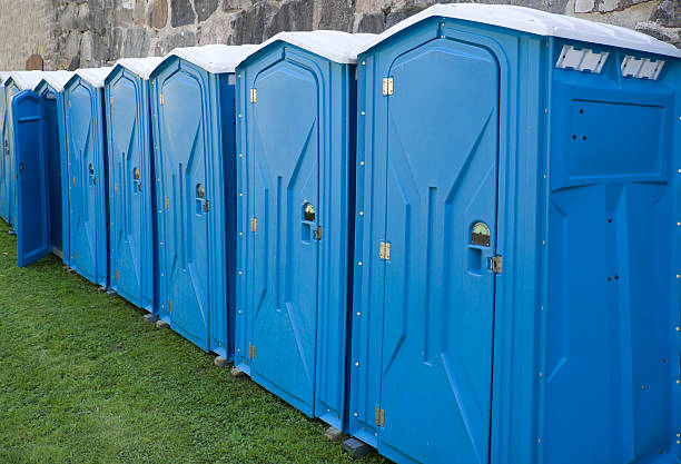 Best Standard Portable Toilet Rental  in Middle Island, NY